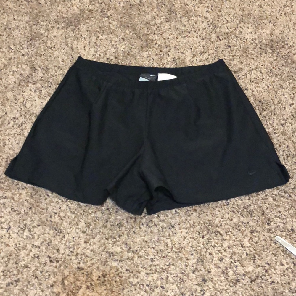 Nike dri fit women’s lines athletic shorts small